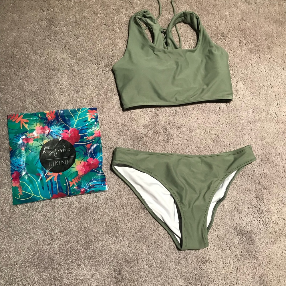 NWT and original packaging. CUPSHE bathing suit.